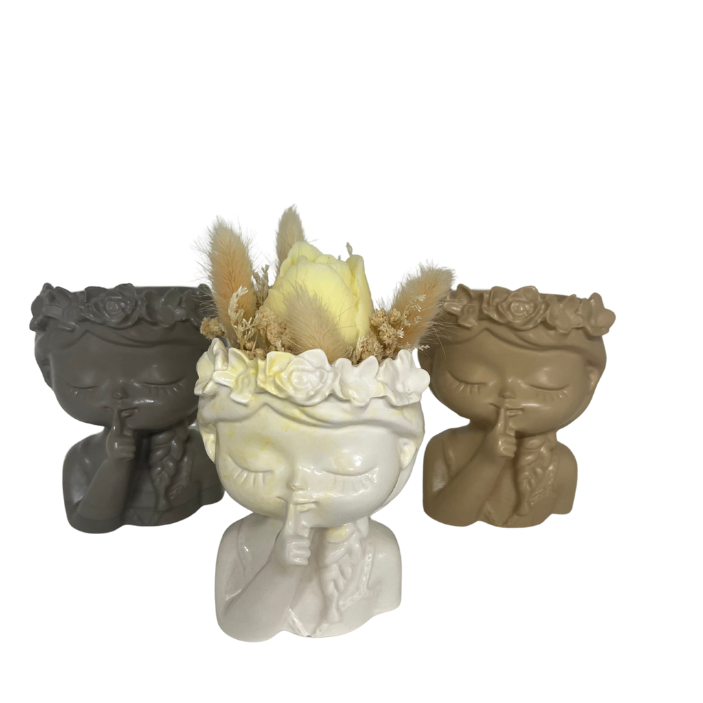 Vaso Decorativo Menina Serena – Silêncio